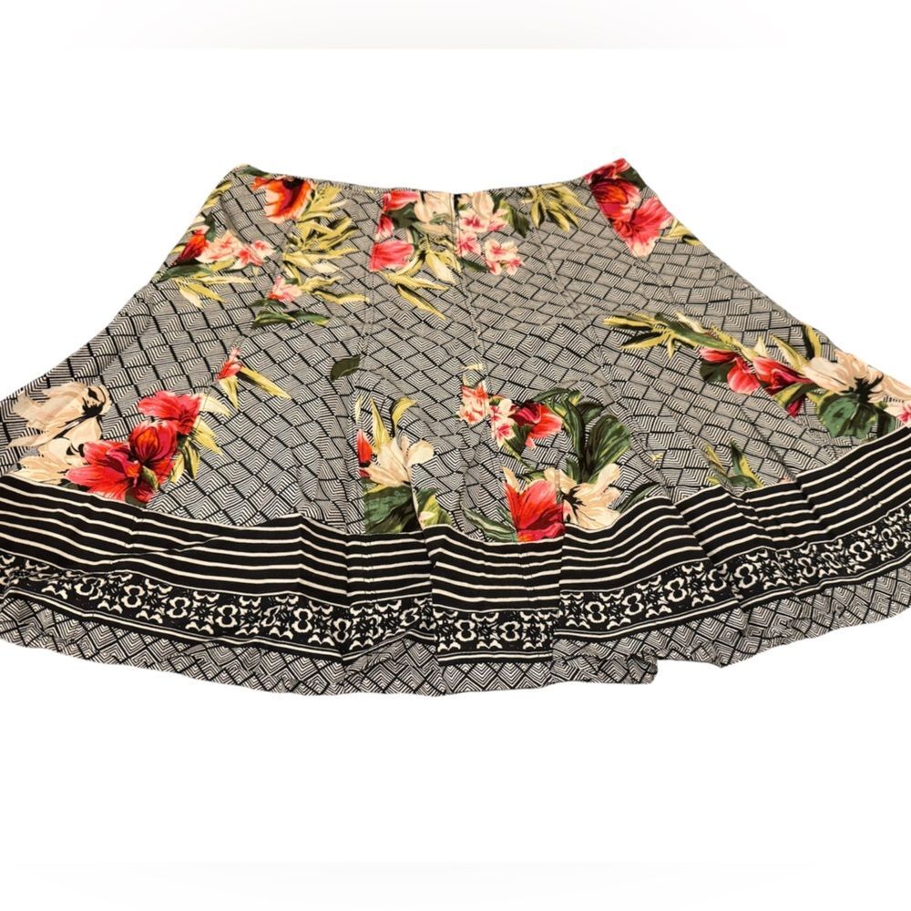 White House black market black and floral skater skirt size 2